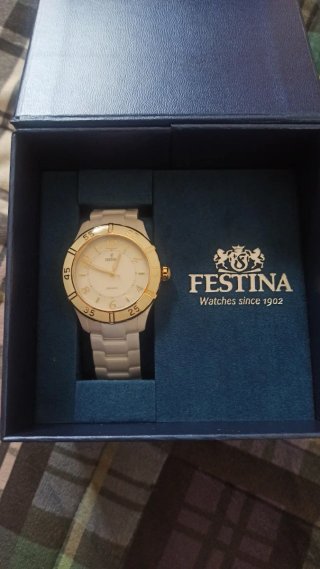Reloj Festina Blanco y Dorado