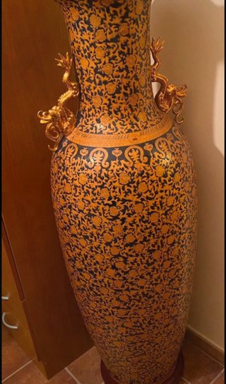 Jarrón Decorativo Negro y Dorado