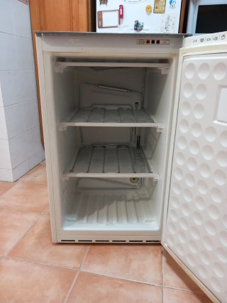Congelador bajo encimera Balay