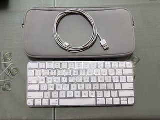 Teclado original Apple inalámbrico + funda y cable