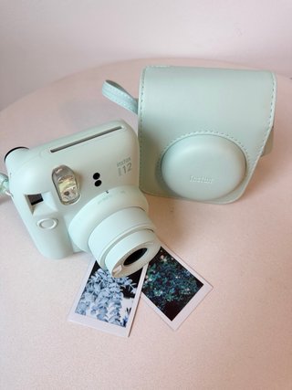 Fujifilm Instax Mini 12 verde menta con funda