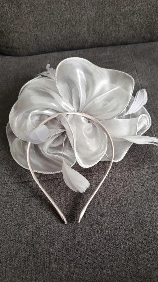 Tocado de Flor con Malla y Diadema
