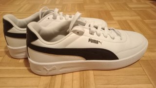 Zapatillas Puma Blancas y Negras