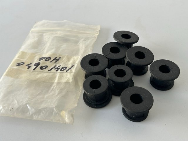Silentblock soporte estribera Derbi GPR 50 y 125.