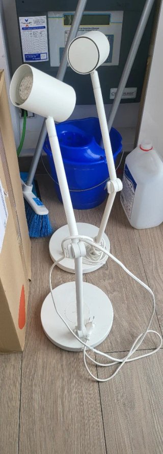 Lámparas de escritorio IKEA con cargador
