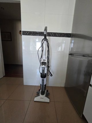 Aspiradora y vaporeta polti