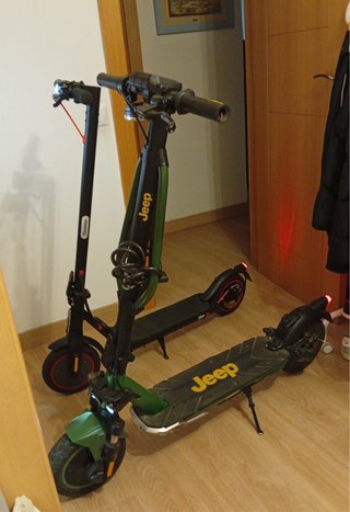 2 Patinetes Eléctricos: Jeep y iScooter