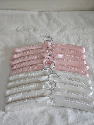 Set de 10 Perchas de Satén
