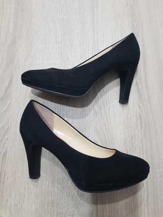 Tacones Negros Clásicos