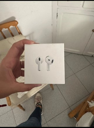 Apple AirPods 4