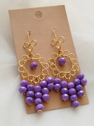 Pendientes Flamenca de Alambre y Cuentas Moradas