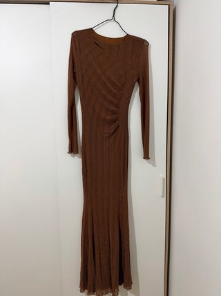 Vestido largo terracota con brillitos 1postura