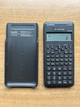 Calculadora Científica Casio fx-82MS