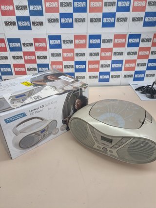 Reproductor de CD portátil con radio FM y USB