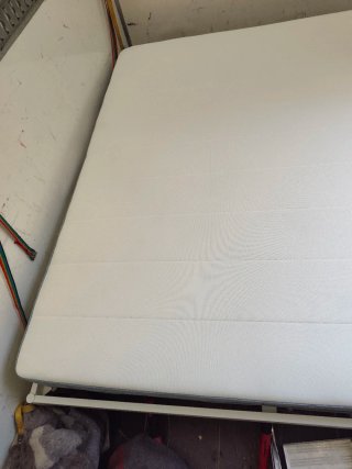 Cama de Matrimonio con Estructura y Colchón