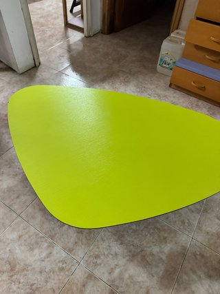 Mesa de diseño artesanal hecha a mano