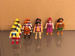 Intercambio figuras Playmobil Disney Kinder