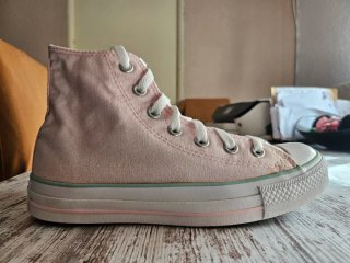 Botas Converse Rosa. Con algunas manchas ver foto