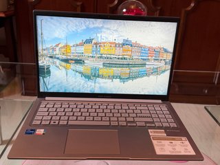Portátil ASUS Vivobook “NUEVO POCO USO”