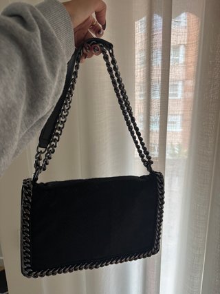 Bolso Zara Negro con Cadena