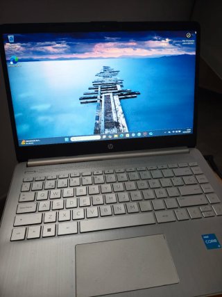 Portátil HP Intel Core i3 8GB RAM 500GB