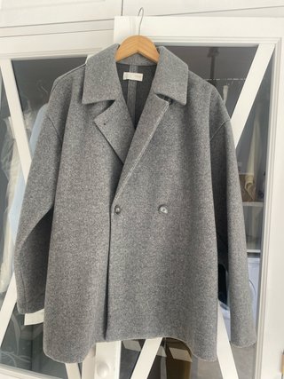 Abrigo de paño gris