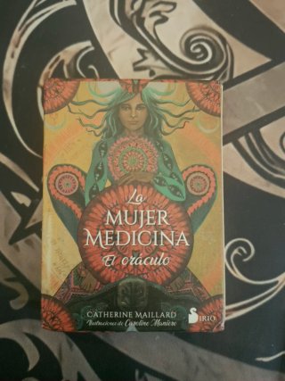 La Mujer Medicina: El Oráculo de bolsillo