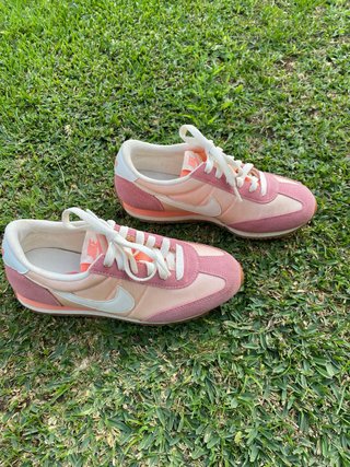 Zapatillas Nike Rosa y Rojo