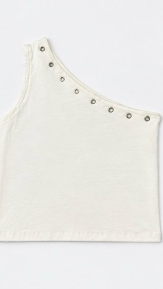 Camiseta Blanca con Cuello Asimétrico