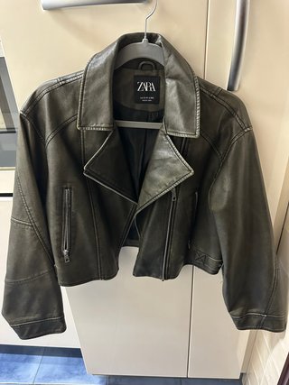Cazadora corta Zara color topo