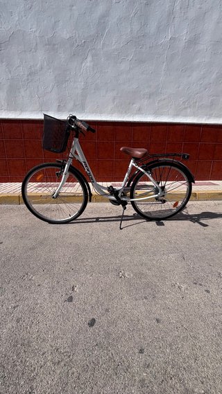Bicicleta Urbana de Mujer Blanca