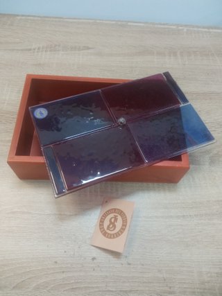 Caja de Madera Artesanal con Tapa de Cristal