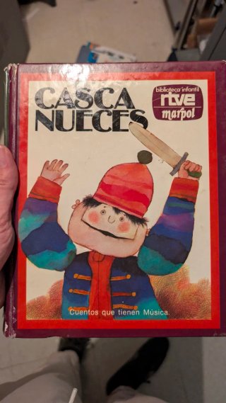 Lote libros: el mapa y los pájaros, casca nueces.