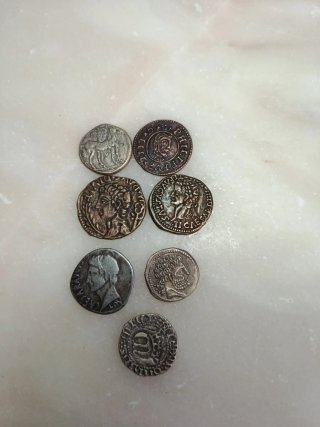 Set di 7 repliche di monete romane