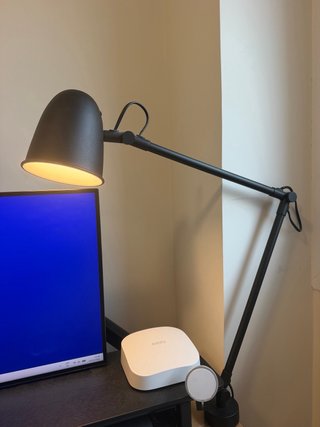 Lámpara de escritorio IKEA SKURUP