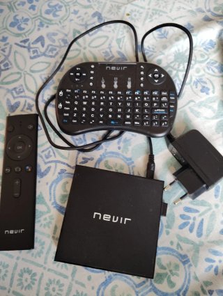 Google TV Nevir con Mando y Teclado