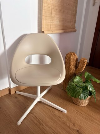 Silla de escritorio moderna beige