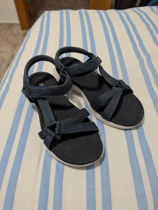 Sandalias Skechers Negras