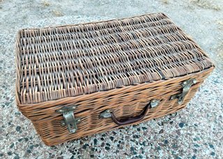 Maleta Cesta de Mimbre Antigua