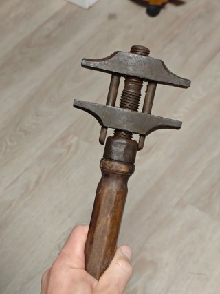 Llave de martillo antigua
