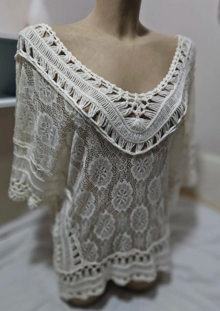 Blusa de encaje blanca