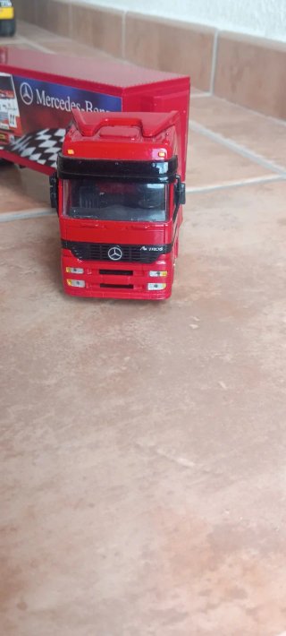 Maqueta Camión Mercedes-Benz Actros