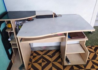 Mesa de estudio de madera