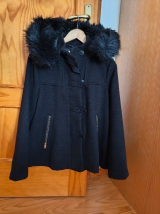 Trenca Negra Zara con Capucha