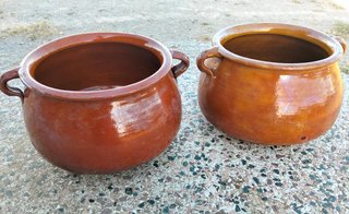 Pareja de ollas de cerámica