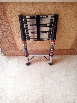 Escalera 3,8 m Telescópica nueva en su caja