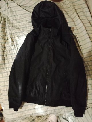 Chaqueta Canda Negra con Capucha
