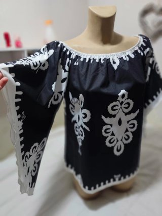 Blusa Estampada Blanco y Negro