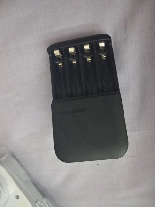 Cargador de Pilas Amazon Basics