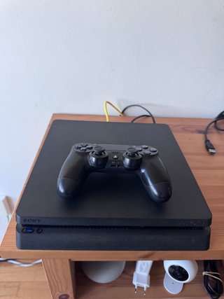 PlayStation 4 Slim 500GB con Mando y Juegos